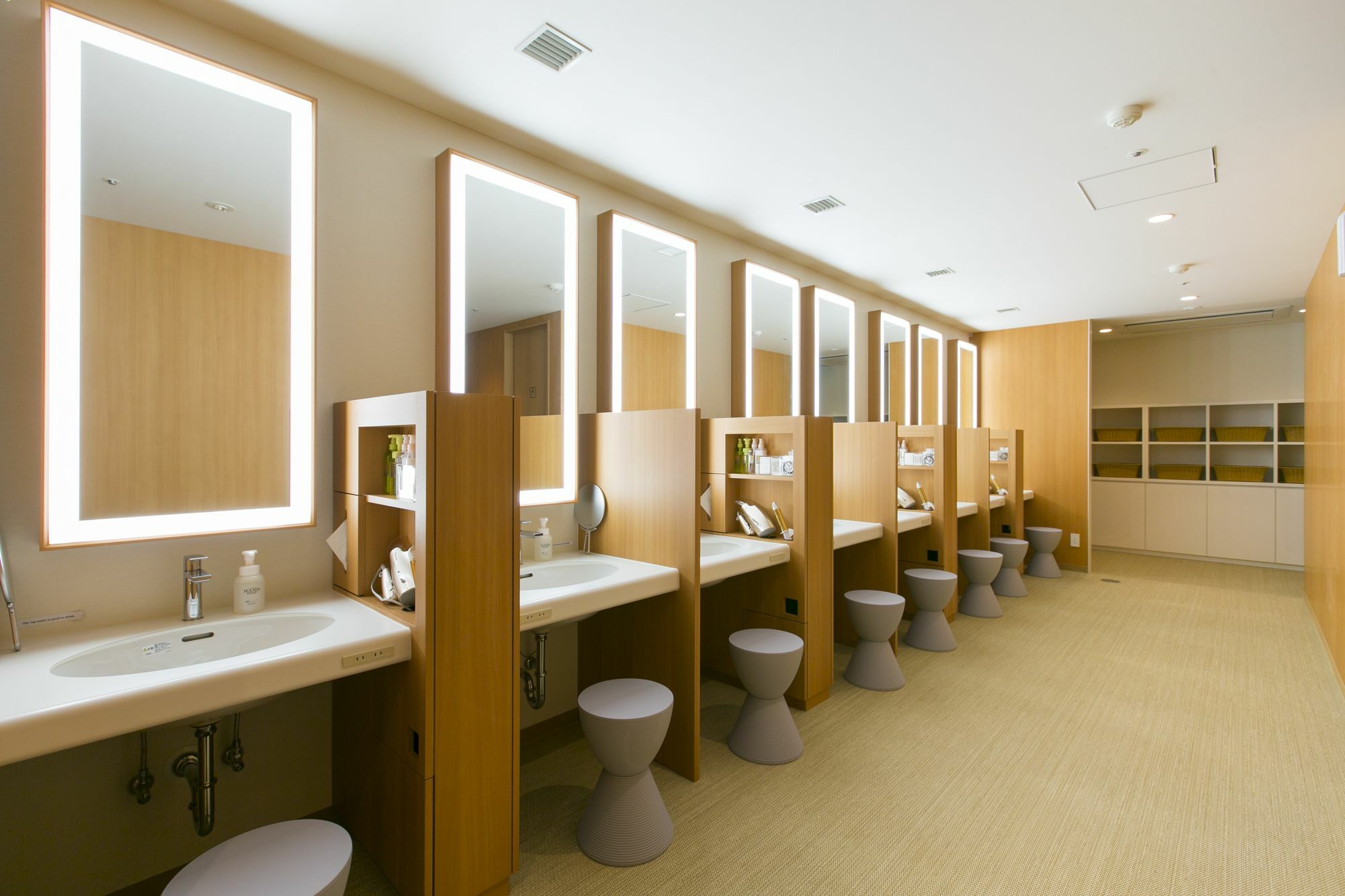 First Cabin Hanshin Nishiumeda Osaka Bagian luar foto